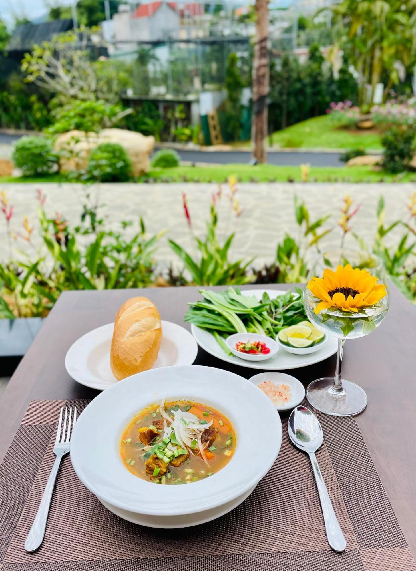 Sunflower Hotel & Resort Bảo Lộc Eksteriør billede